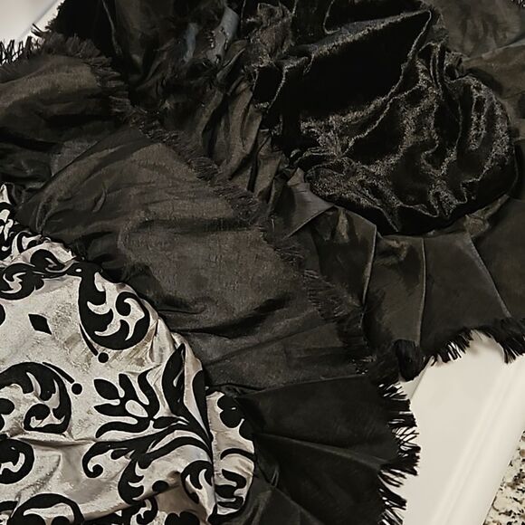 Vintage Reversible Statement Scarf Black Velvet/Gray and Black Pattern - Picture 3 of 9